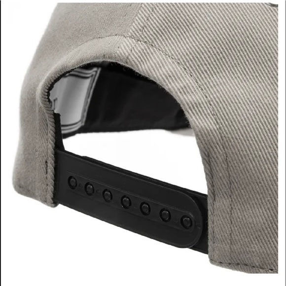 AMI HEART PATCH CAP - Picture 7 of 8